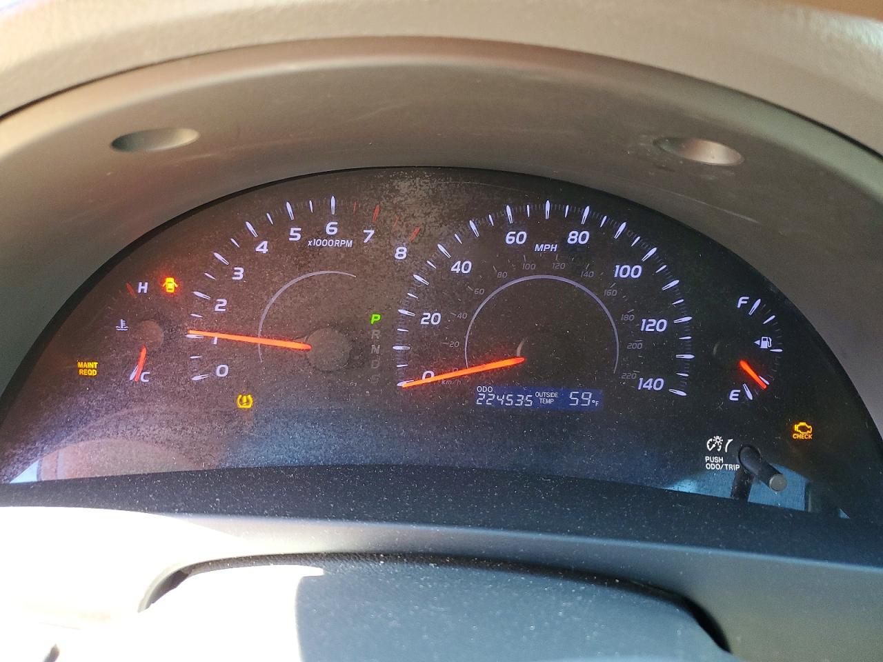 2011 TOYOTA CAMRY LE photo 25