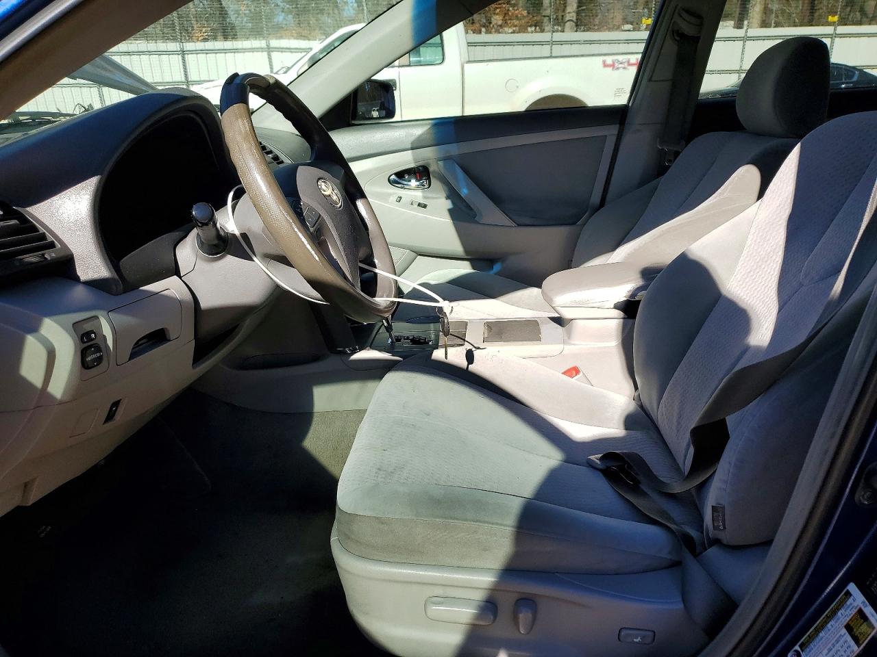2011 TOYOTA CAMRY LE photo 19
