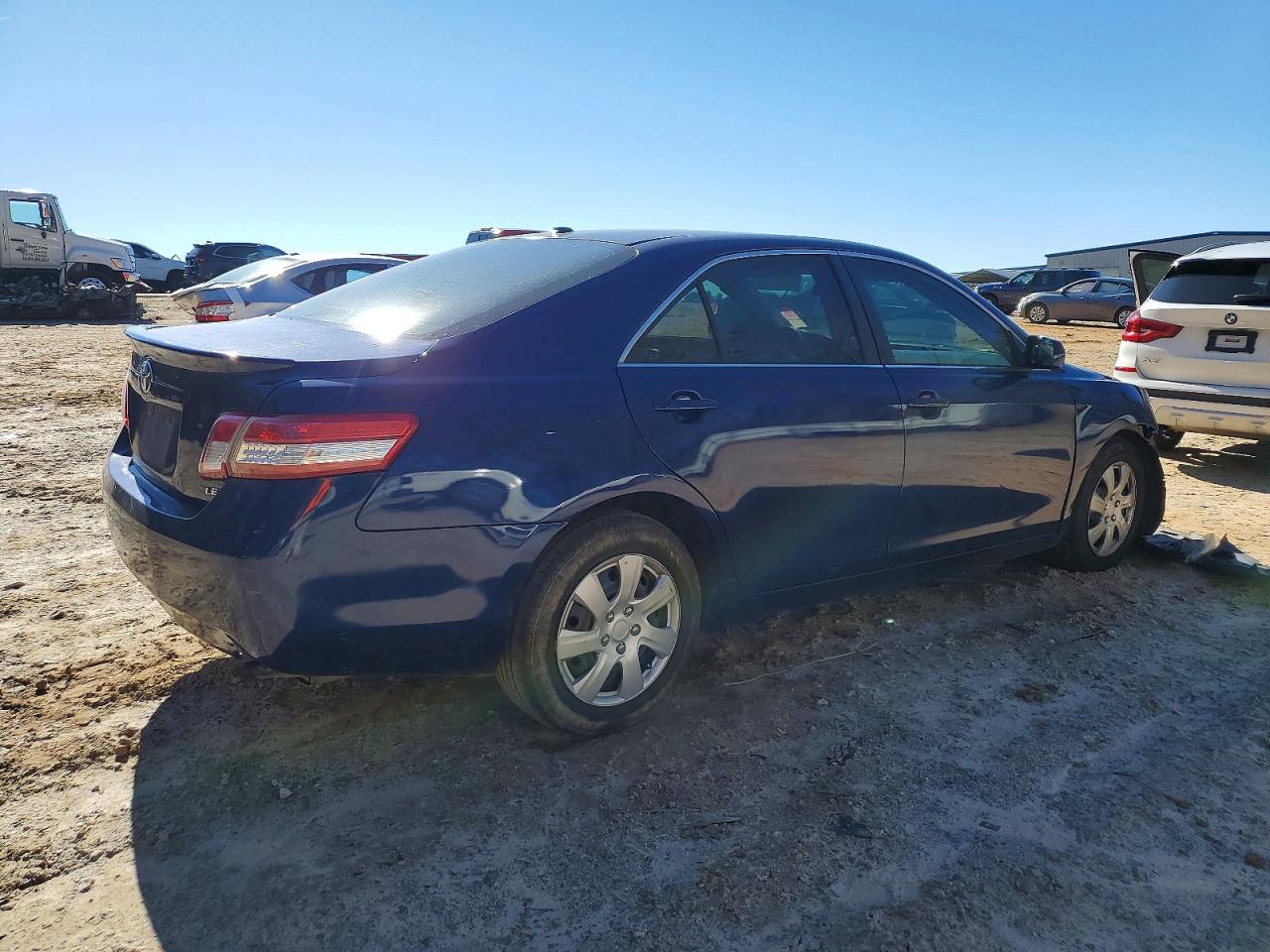 2011 TOYOTA CAMRY LE photo 7