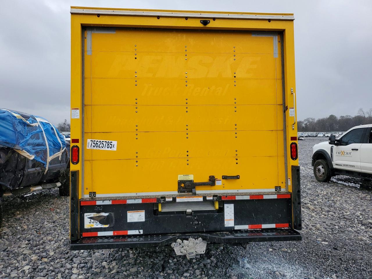 2023 GMC SAVANA BOX TRUCK photo 6