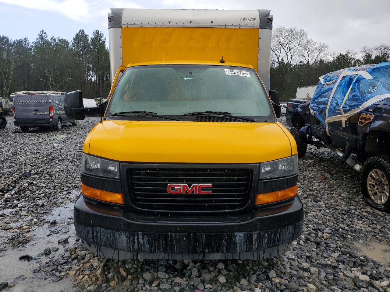 2023 GMC SAVANA BOX TRUCK photo 5