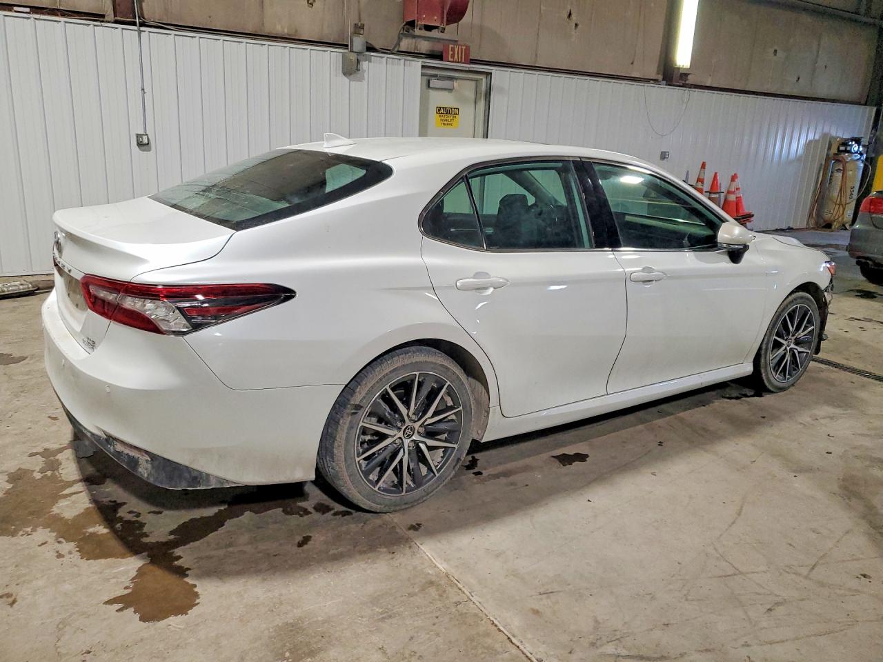 2022 TOYOTA CAMRY XLE photo 5