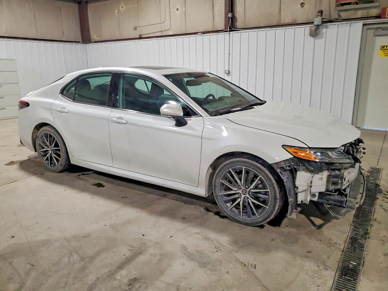 2022 TOYOTA CAMRY XLE photo 7