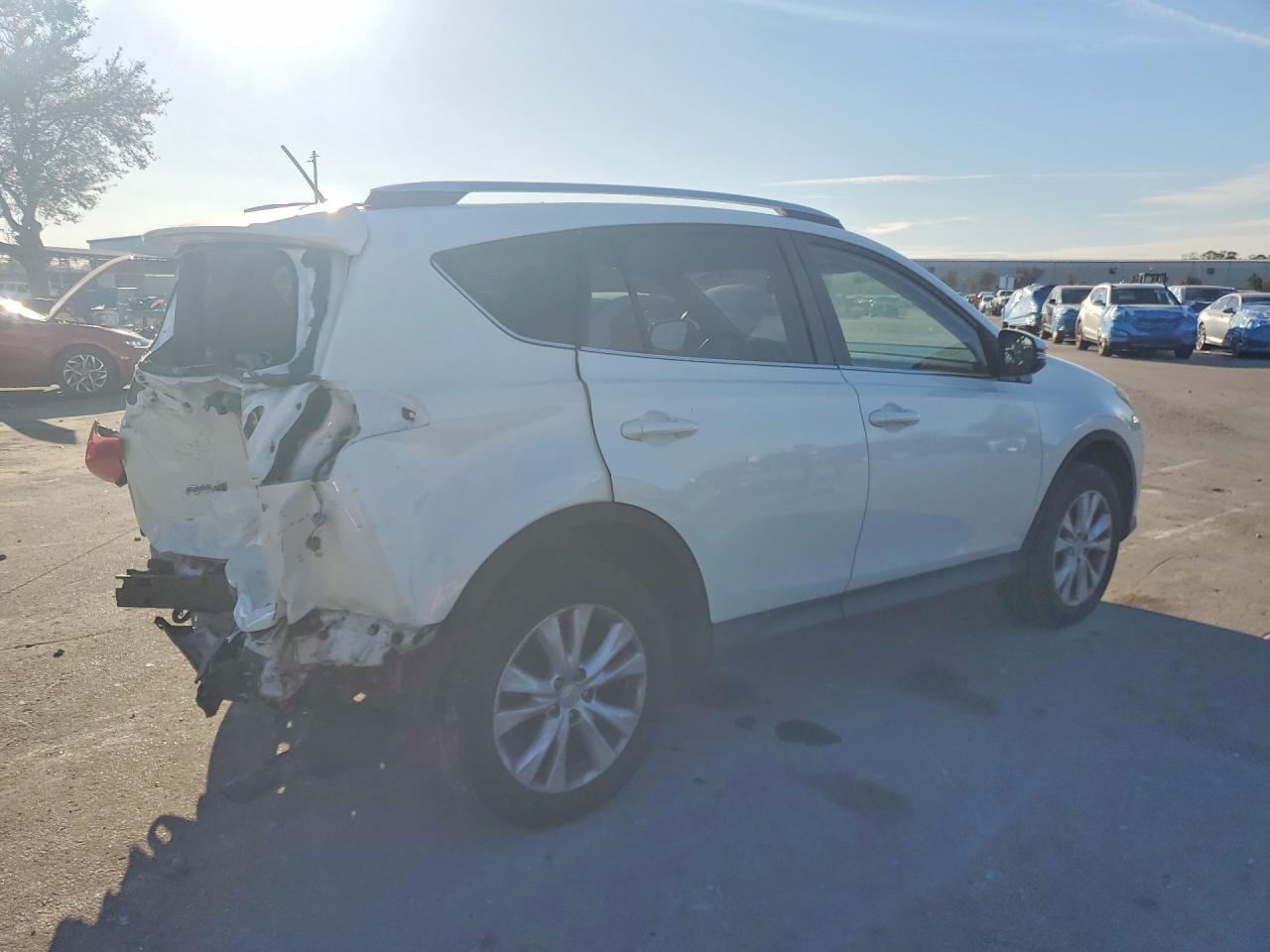 2014 TOYOTA RAV4 photo 3