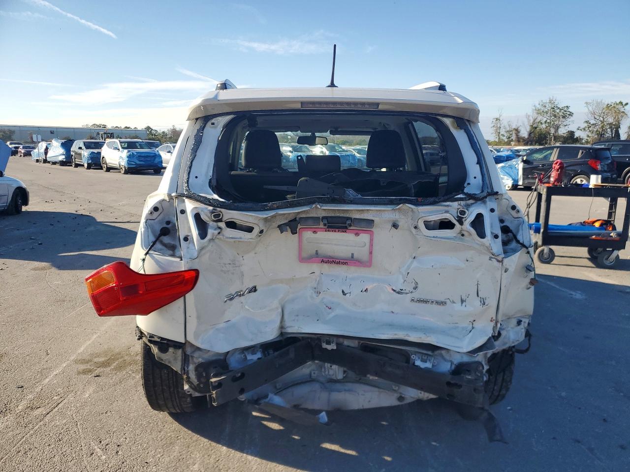 2014 TOYOTA RAV4 photo 6