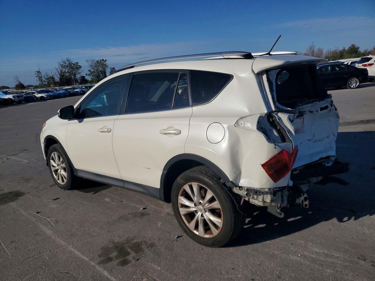 2014 TOYOTA RAV4 photo 2