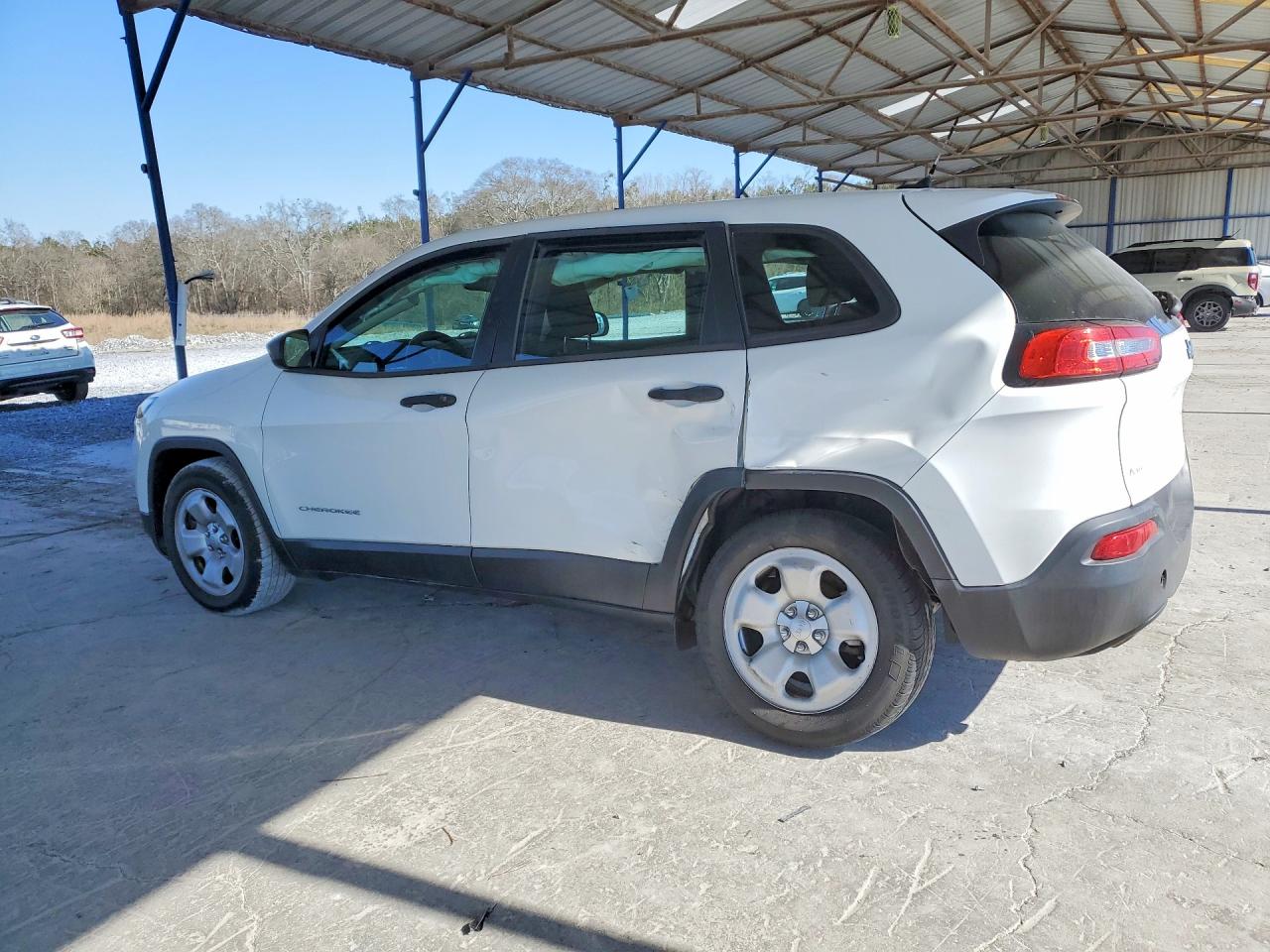 2015 JEEP CHEROKEE SPORT photo 2