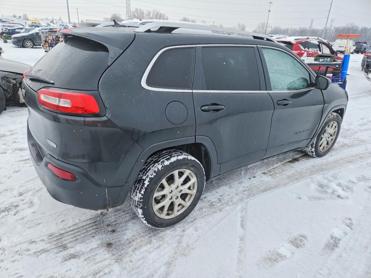 2016 JEEP CHEROKEE LATITUDE photo 4