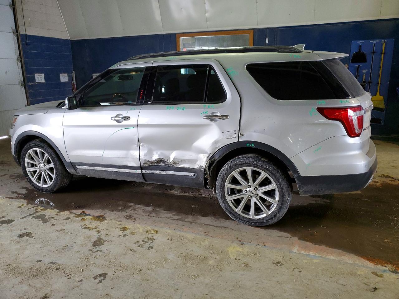 2017 FORD EXPLORER LIMITED photo 2