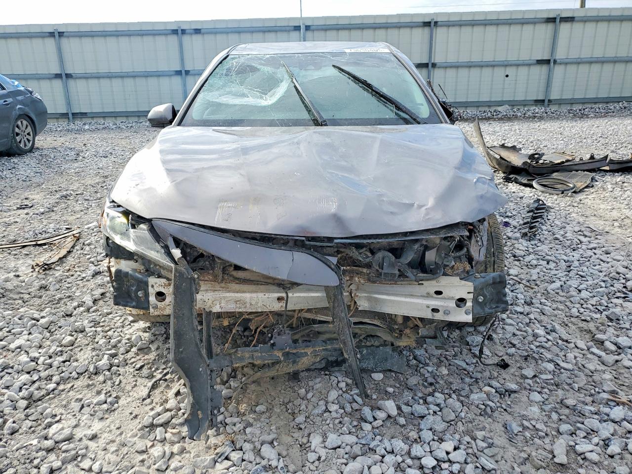 2020 TOYOTA CAMRY SE photo 13