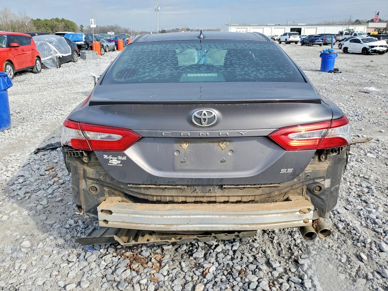 2020 TOYOTA CAMRY SE photo 16