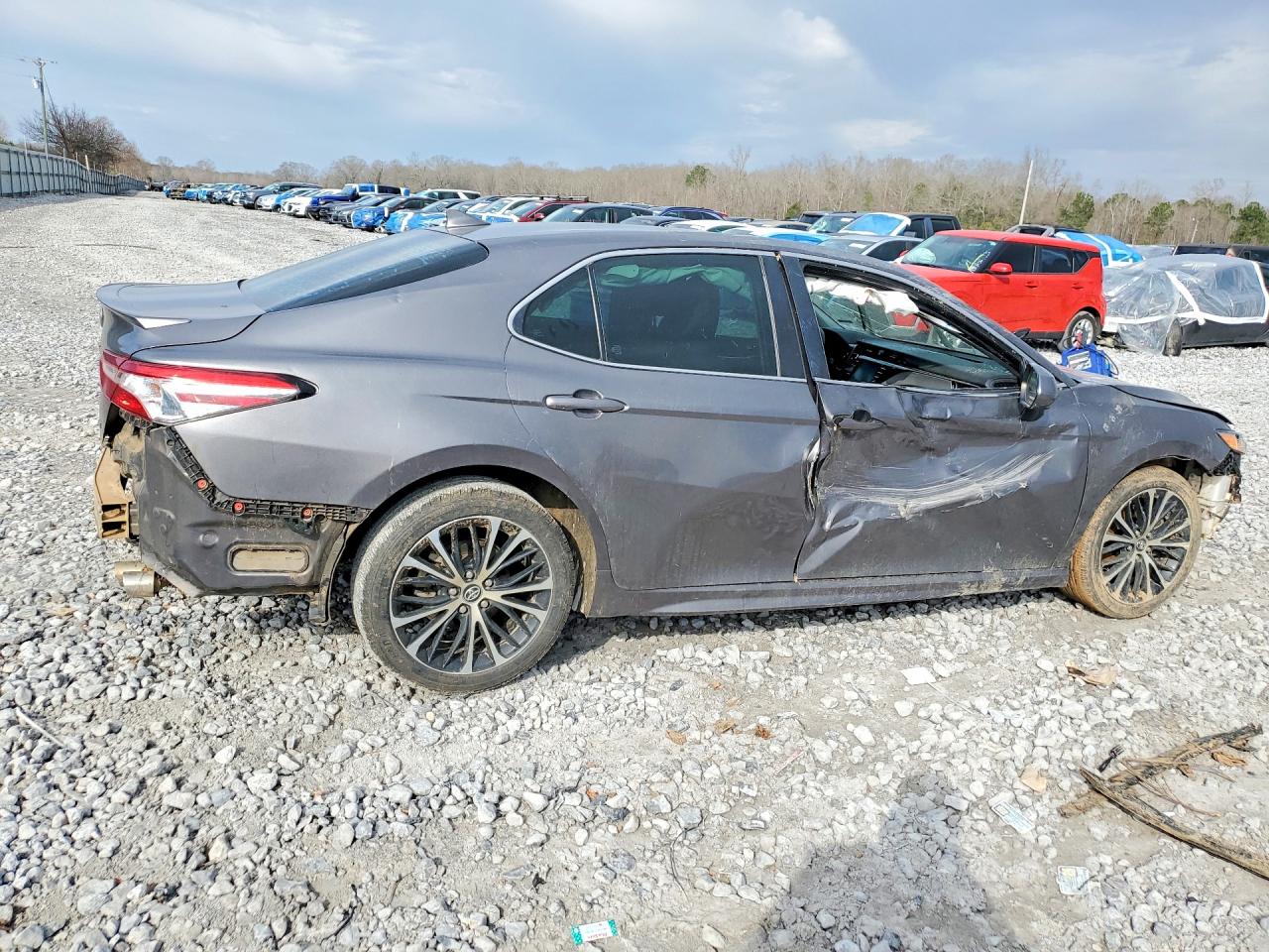 2020 TOYOTA CAMRY SE photo 7