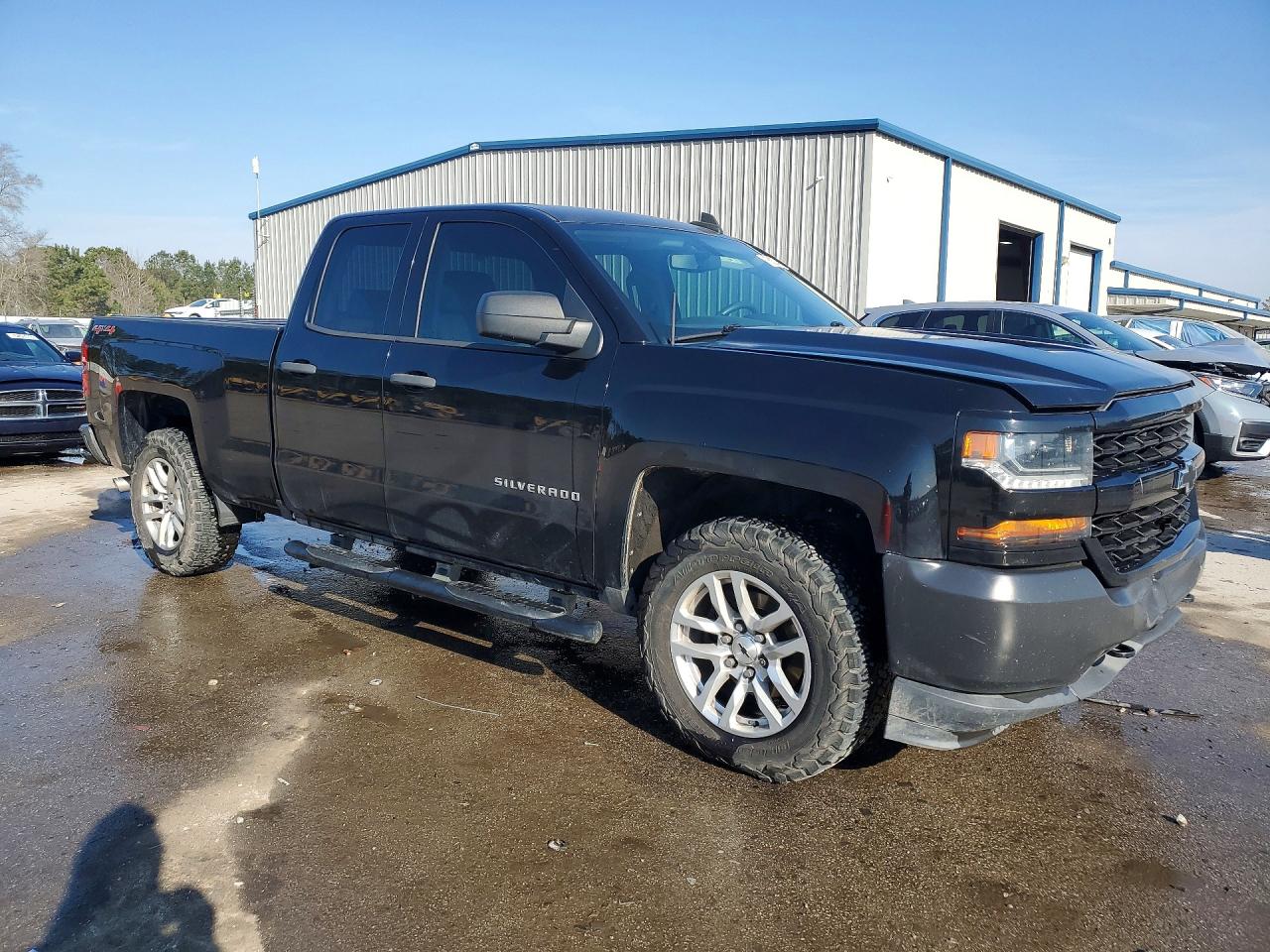 2017 CHEVROLET SILVERADO K1500 photo 4
