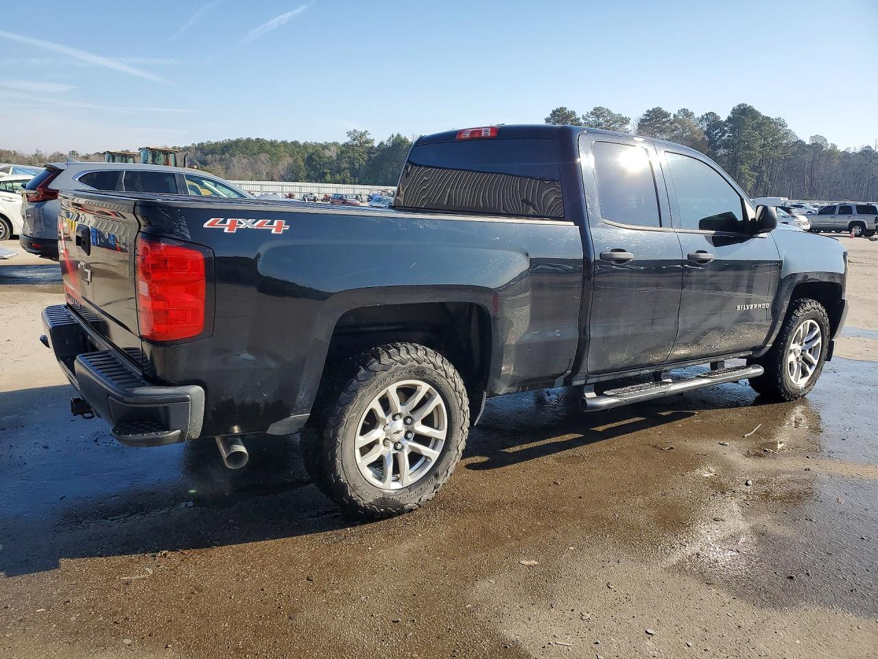 2017 CHEVROLET SILVERADO K1500 photo 3