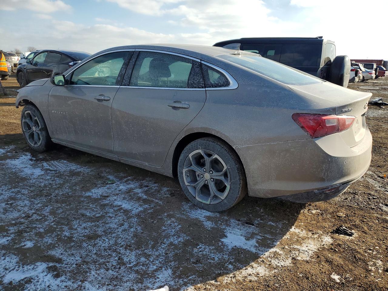 2023 CHEVROLET MALIBU LT photo 3