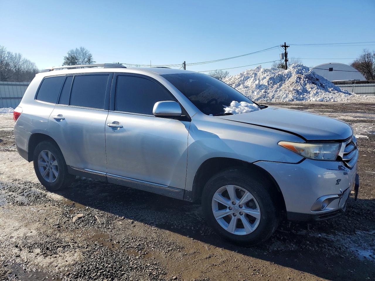 2013 TOYOTA HIGHLANDER BASE photo 4
