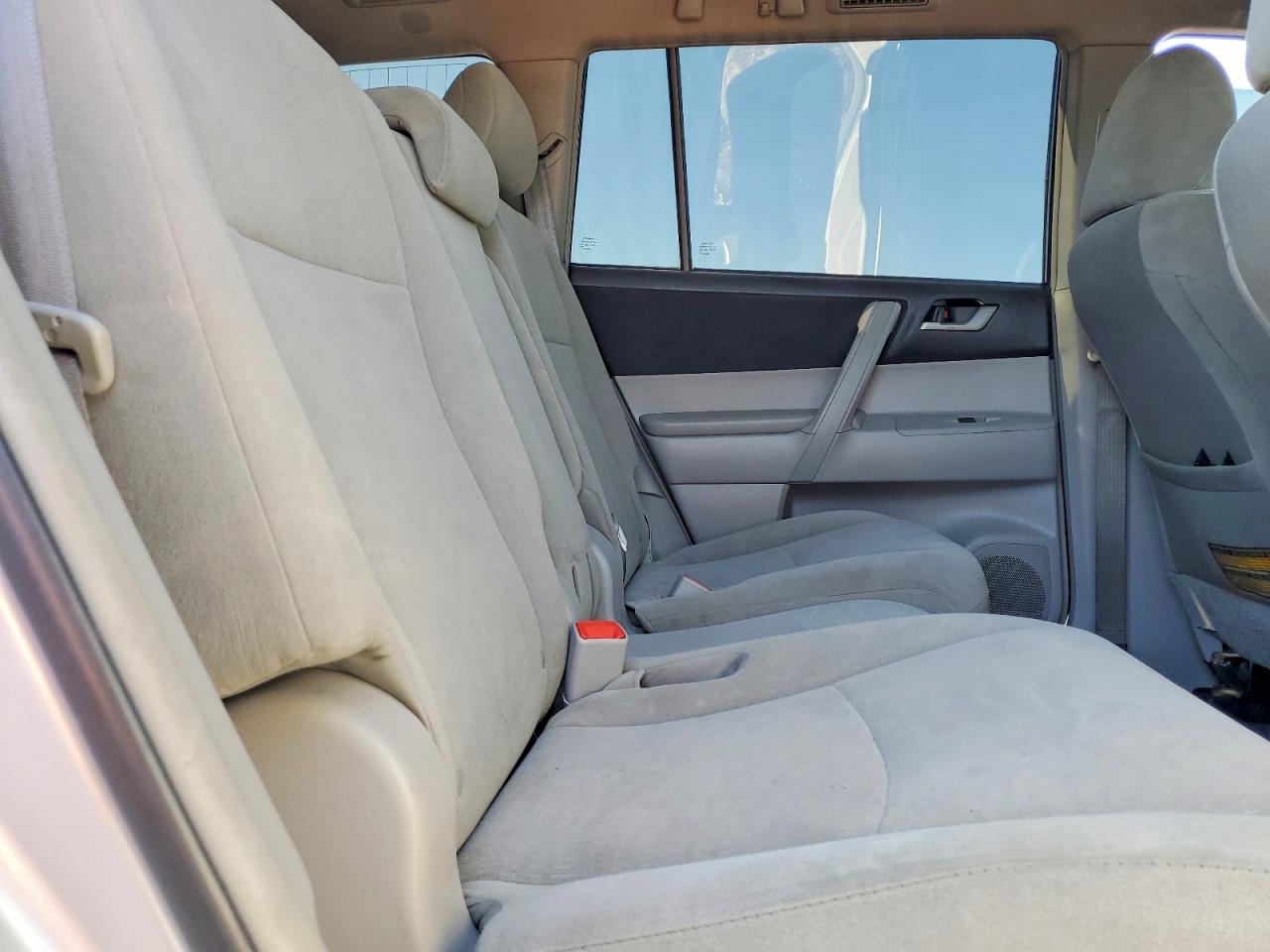 2013 TOYOTA HIGHLANDER BASE photo 11