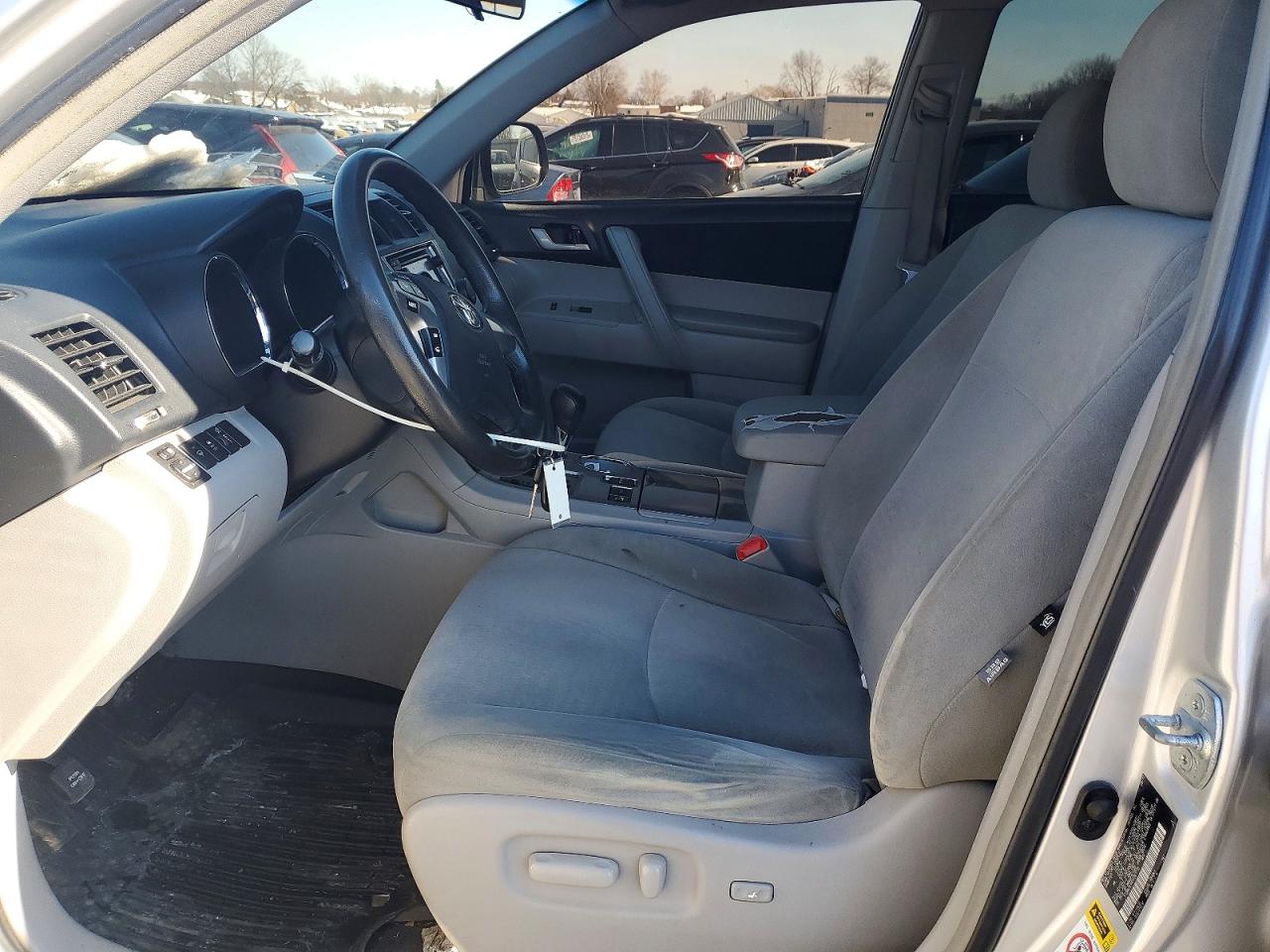 2013 TOYOTA HIGHLANDER BASE photo 7