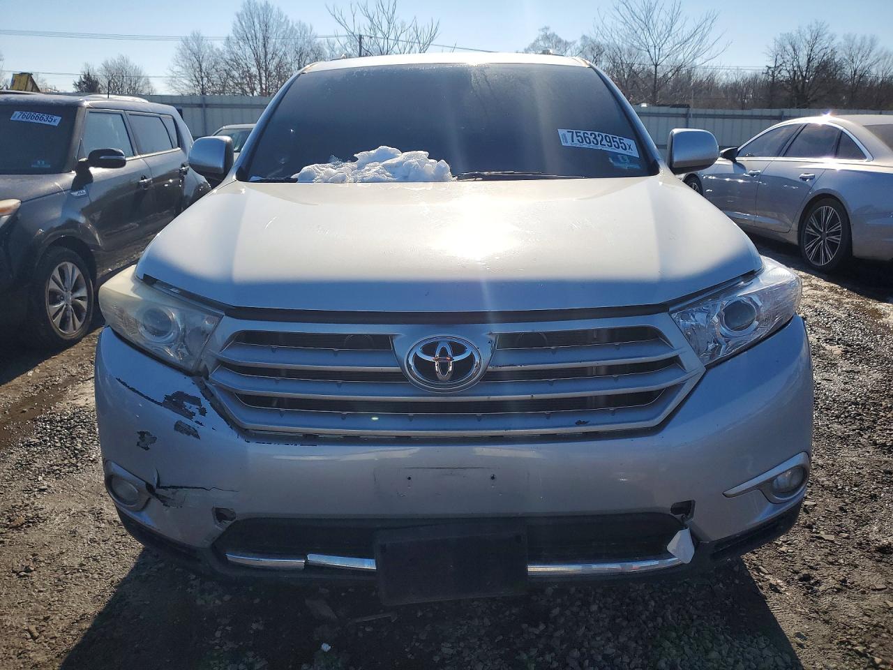 2013 TOYOTA HIGHLANDER BASE photo 5