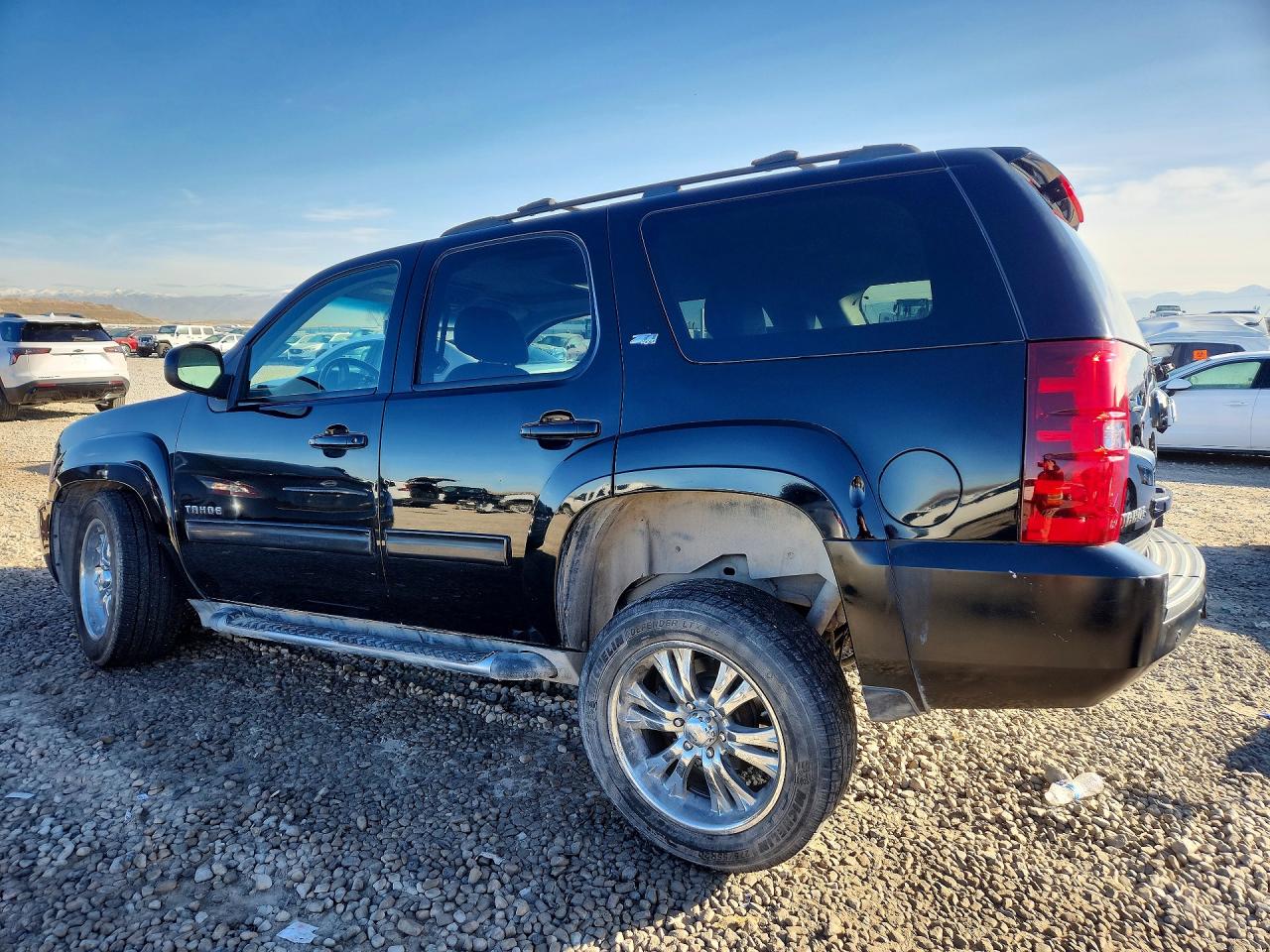 2011 CHEVROLET TAHOE K1500 LT photo 2