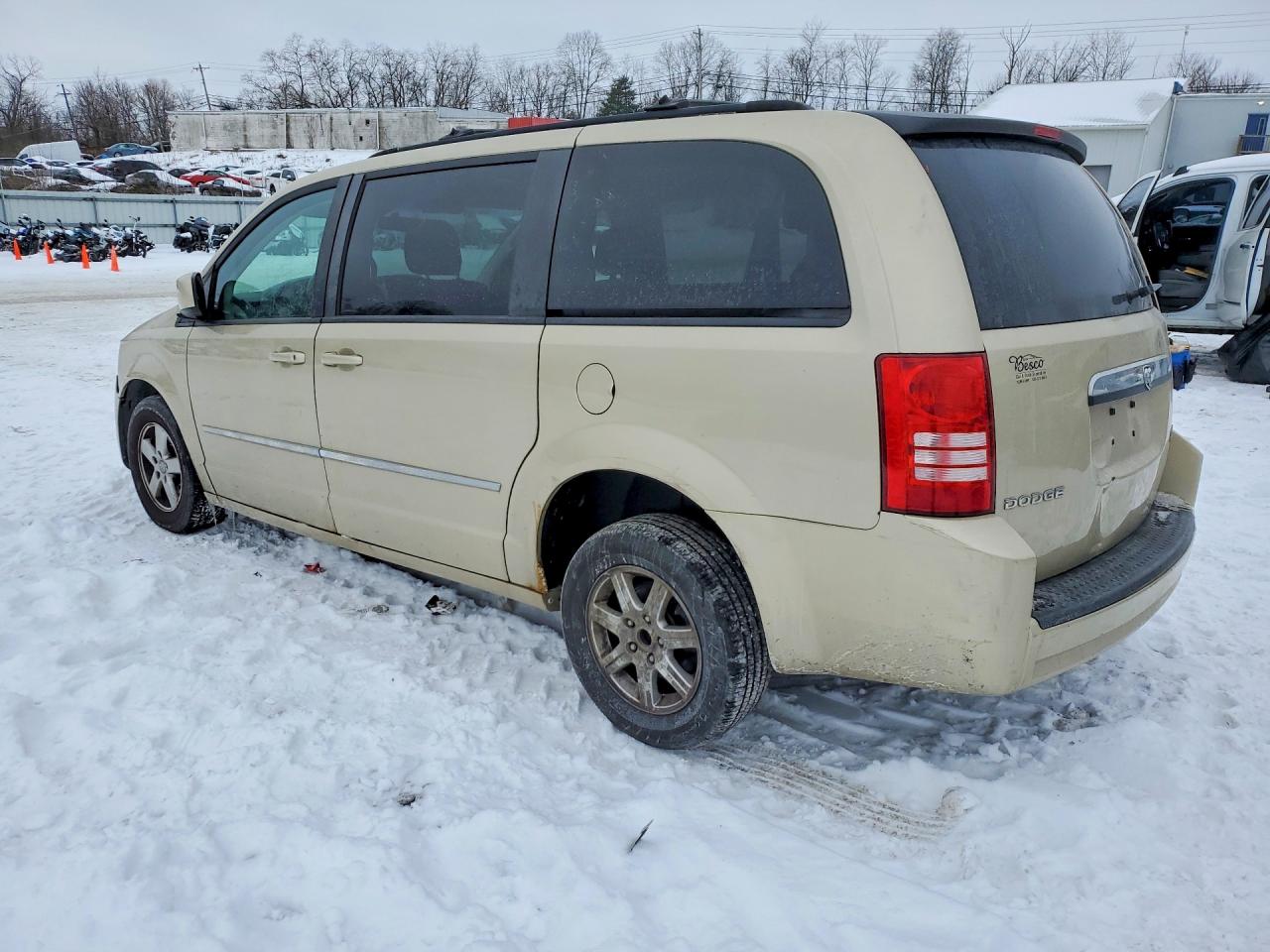 2010 DODGE GRAND CARAVAN SXT photo 2