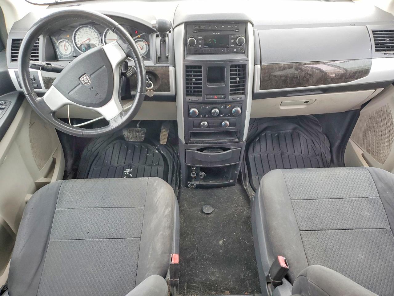 2010 DODGE GRAND CARAVAN SXT photo 8