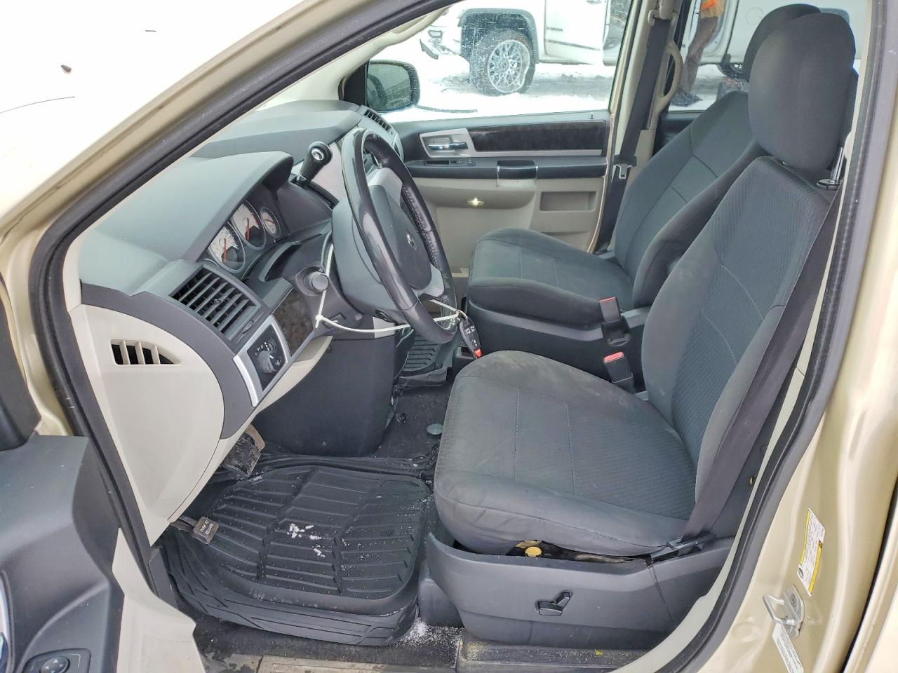 2010 DODGE GRAND CARAVAN SXT photo 7