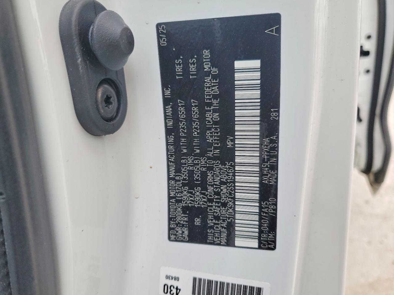 2025 TOYOTA SIENNA LE photo 37