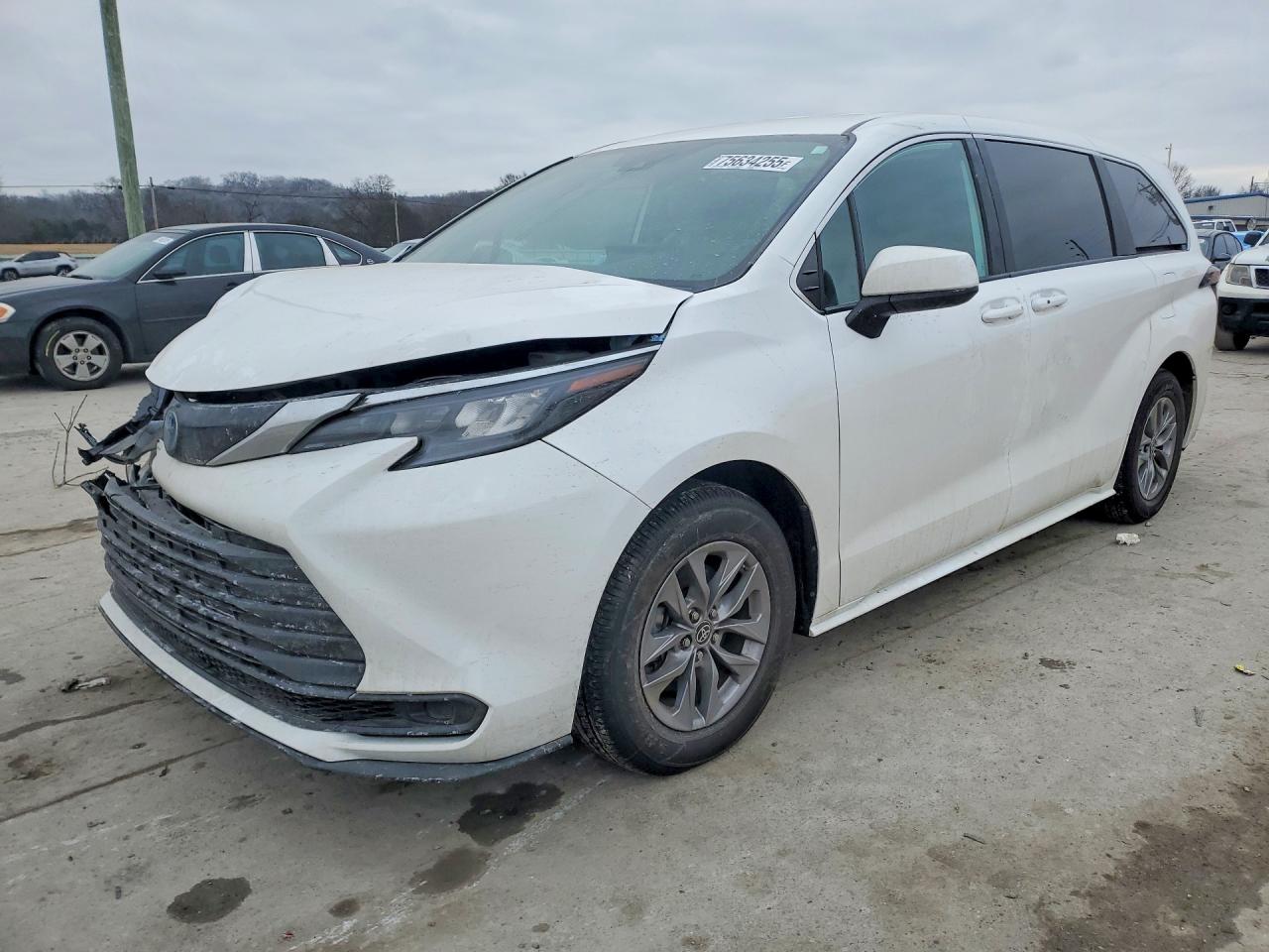2025 TOYOTA SIENNA