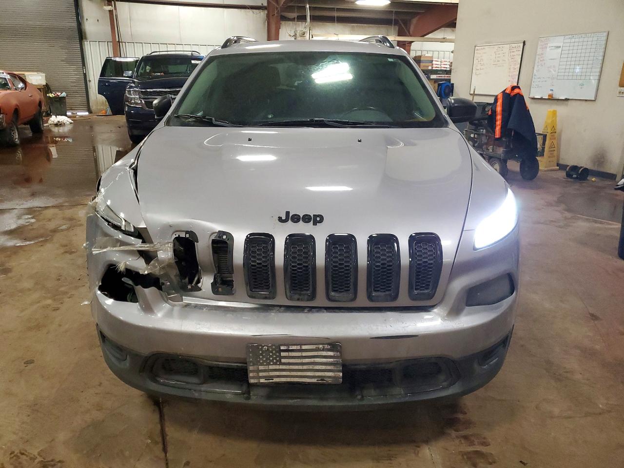 2018 JEEP CHEROKEE SPORT photo 5