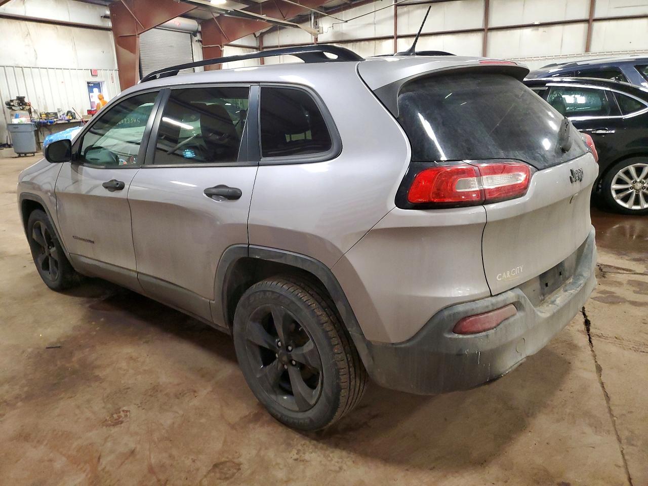2018 JEEP CHEROKEE SPORT photo 2