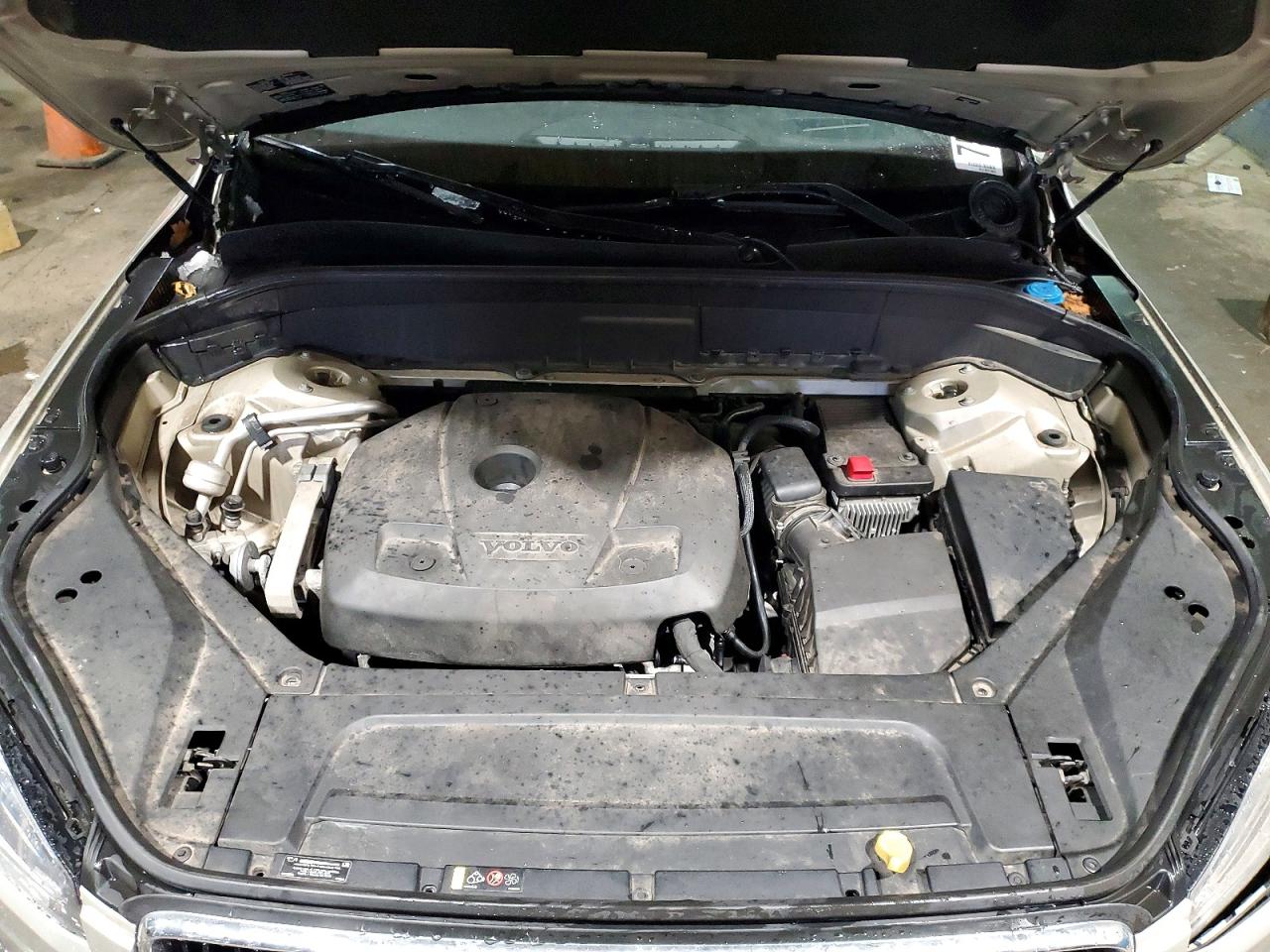 2016 VOLVO XC90 T6 photo 34