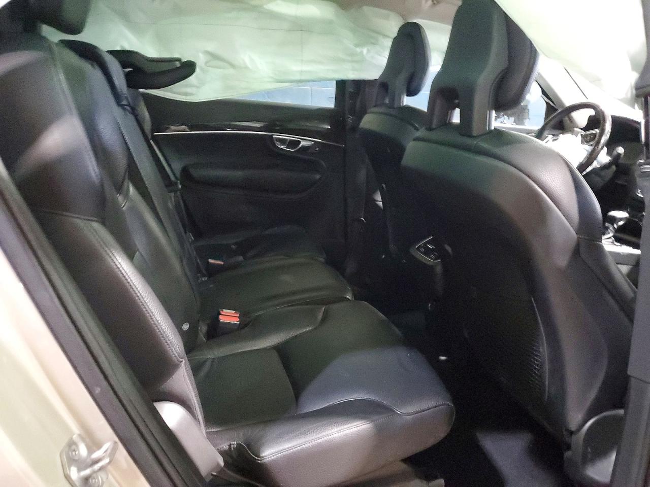 2016 VOLVO XC90 T6 photo 31