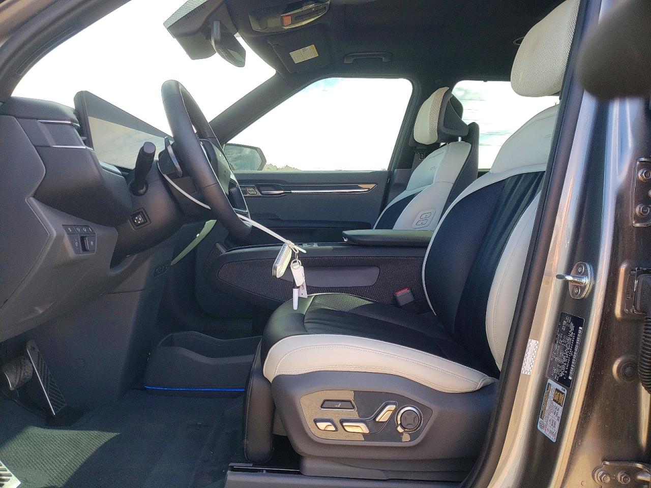 2024 KIA EV9 GT LINE photo 13
