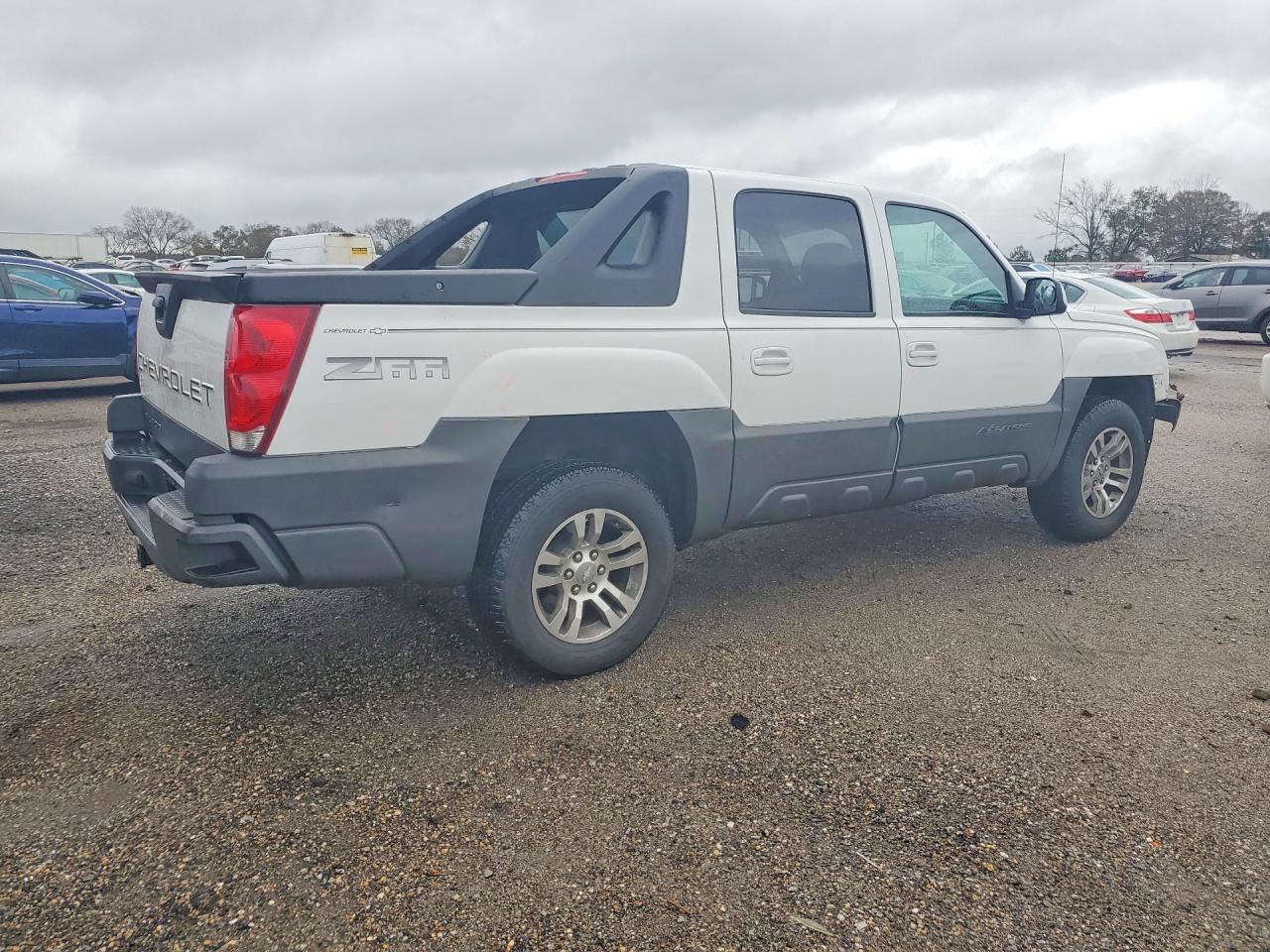 2004 CHEVROLET AVALANCHE C1500 photo 3