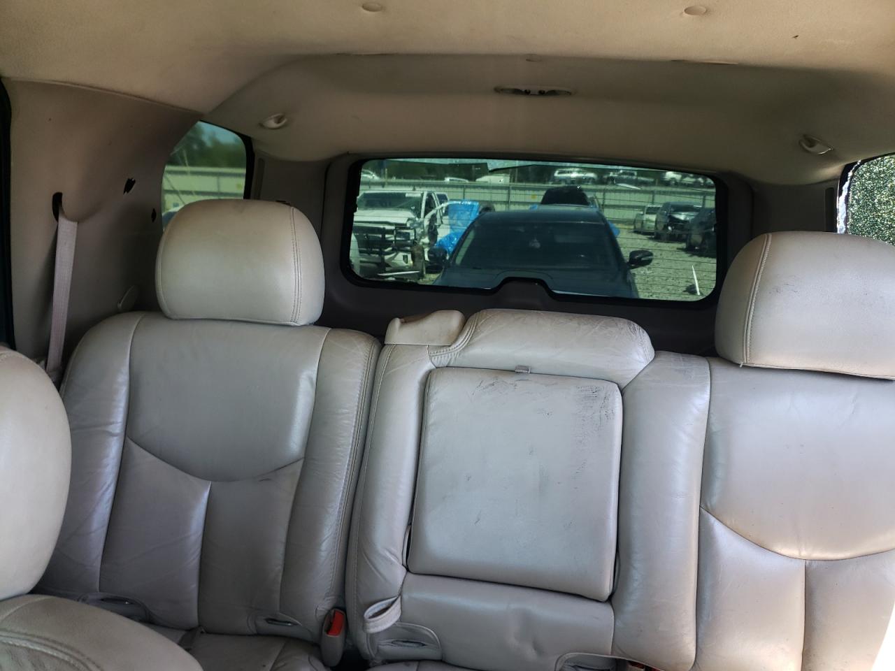 2003 GMC YUKON photo 10