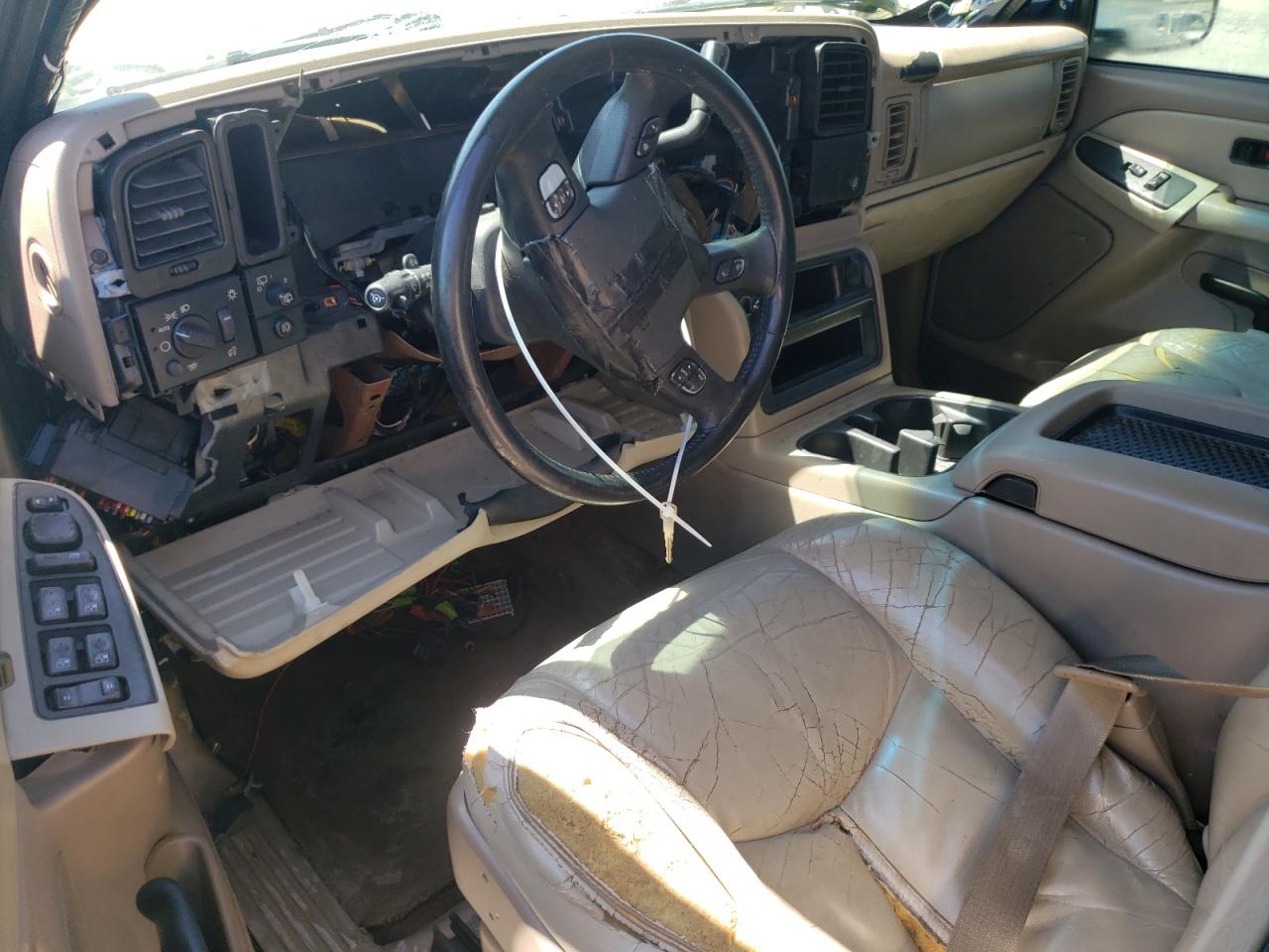 2003 GMC YUKON photo 8