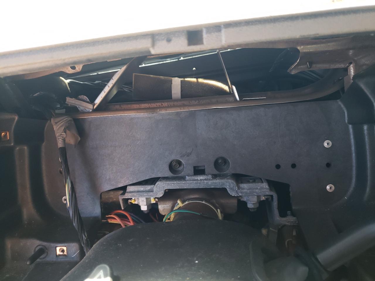 2003 GMC YUKON photo 9