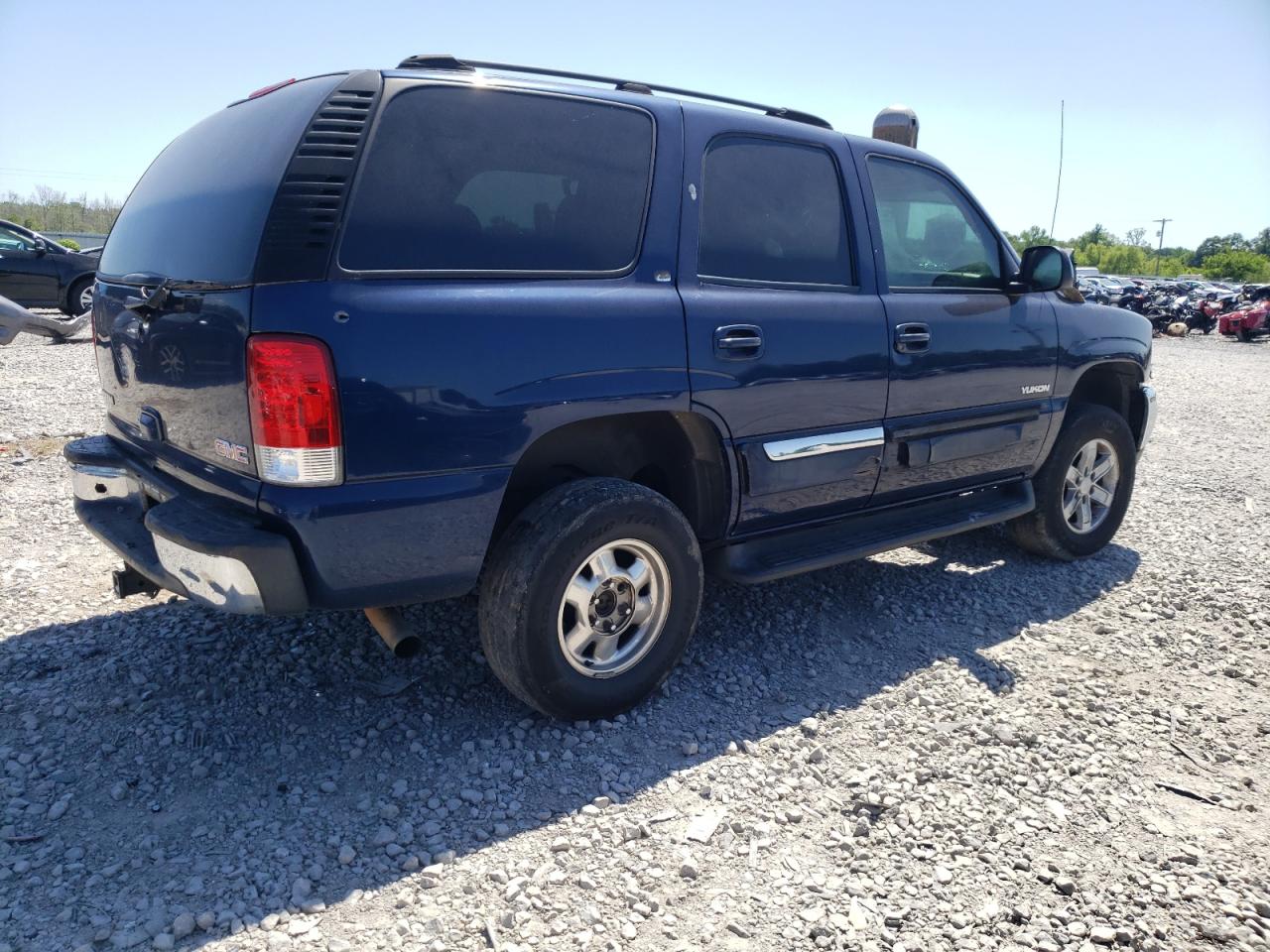 2003 GMC YUKON photo 3