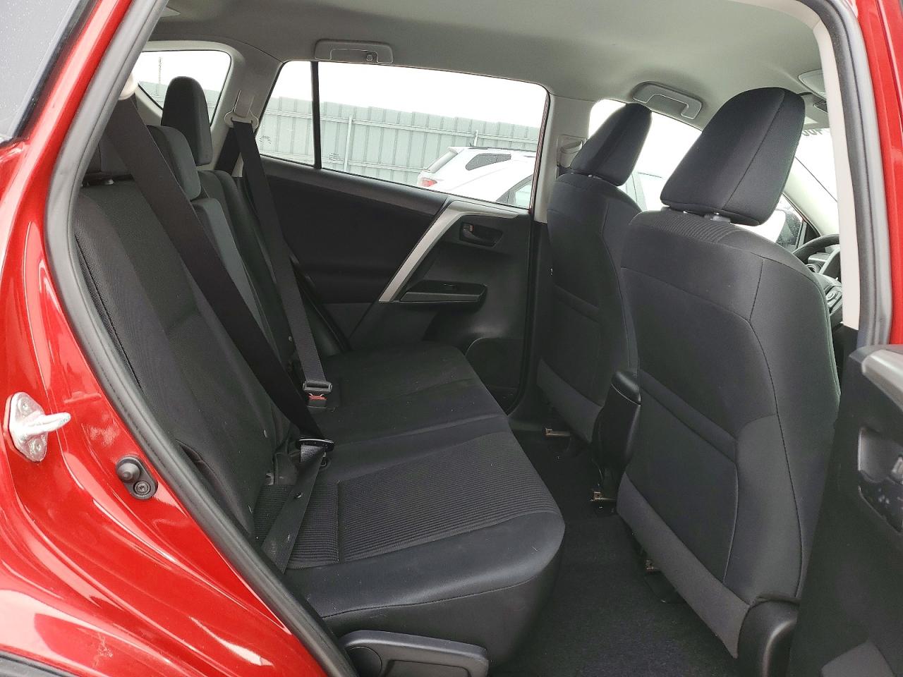 2017 TOYOTA RAV4 LE photo 31