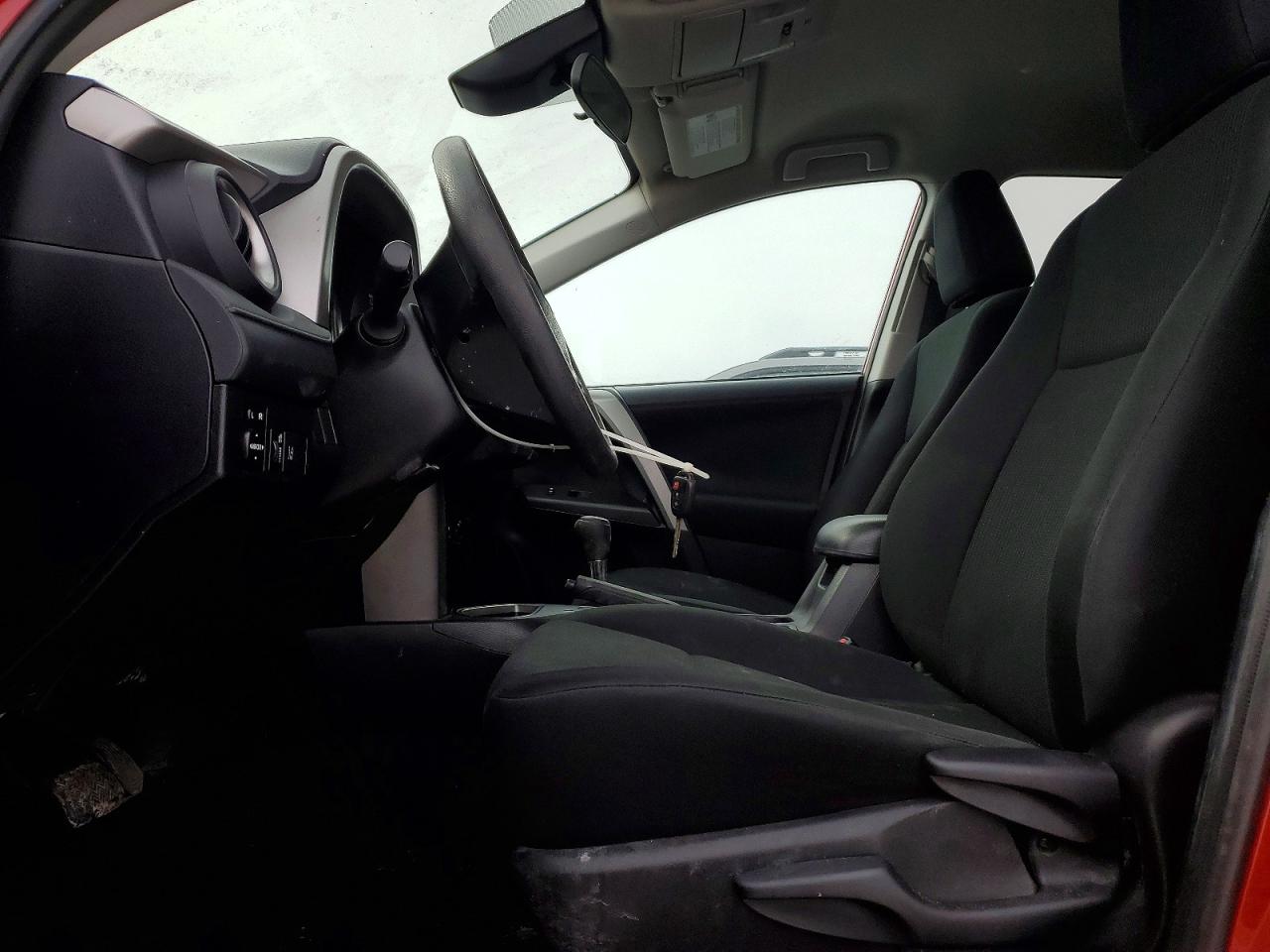 2017 TOYOTA RAV4 LE photo 19