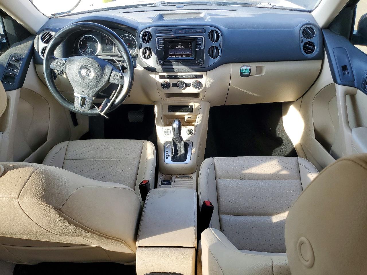 2016 VOLKSWAGEN TIGUAN photo 8