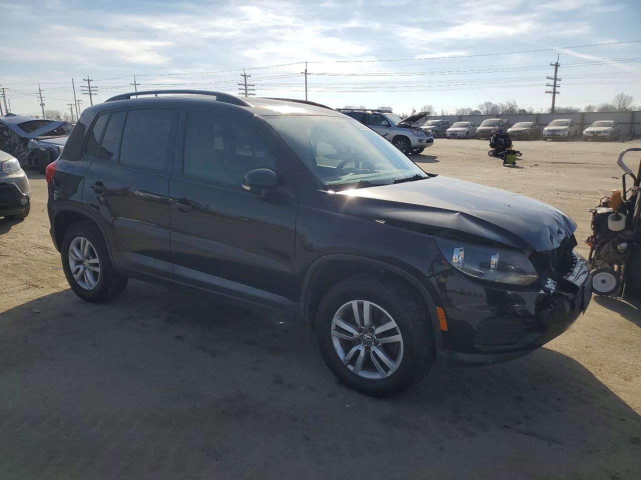 2016 VOLKSWAGEN TIGUAN photo 4