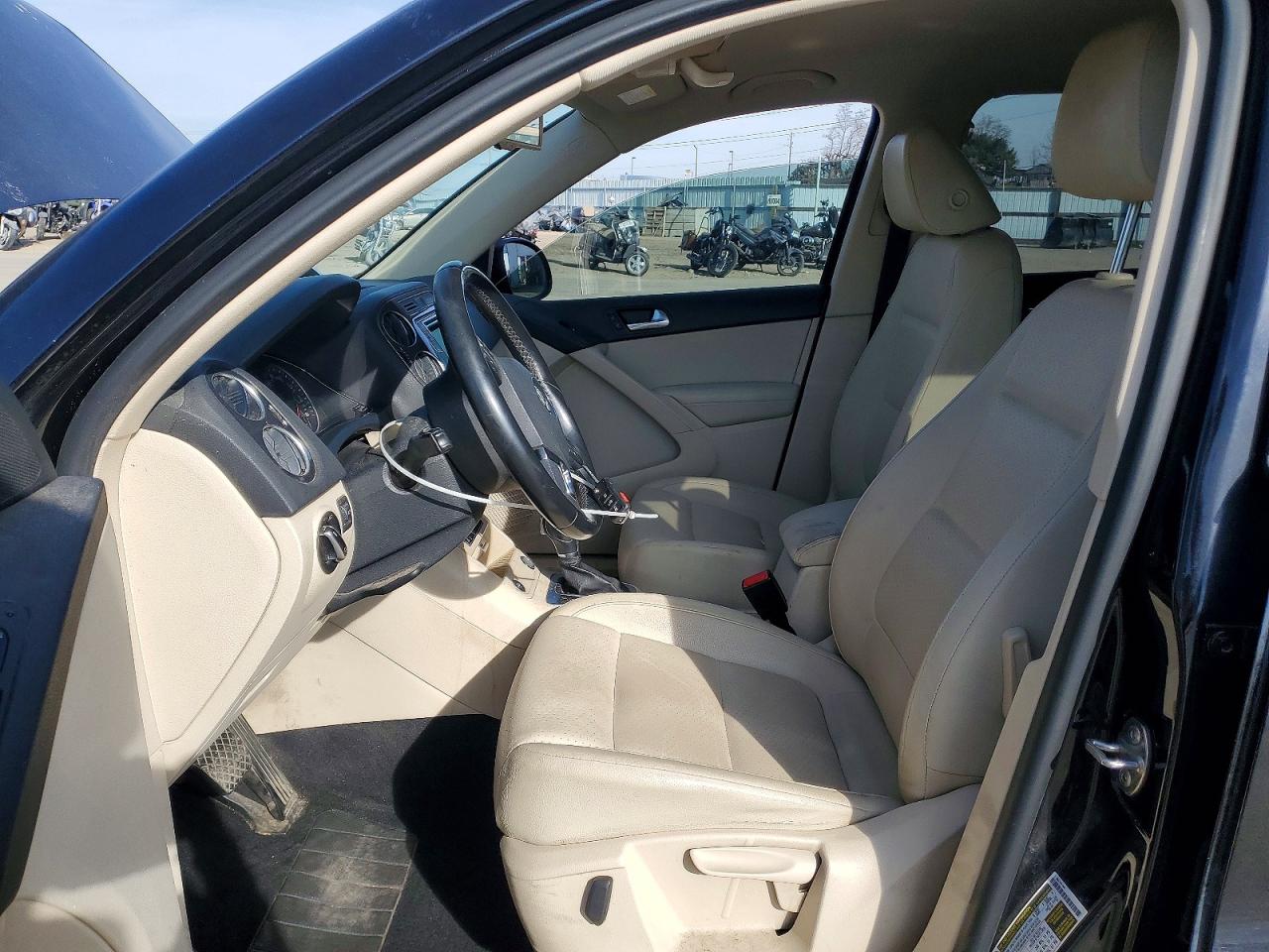 2016 VOLKSWAGEN TIGUAN photo 7