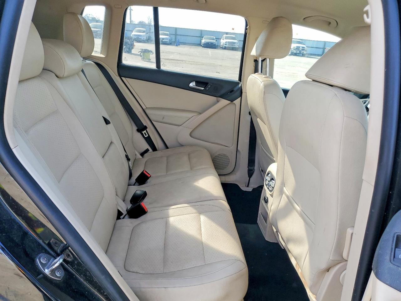 2016 VOLKSWAGEN TIGUAN photo 11