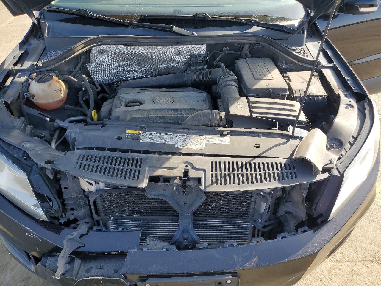 2016 VOLKSWAGEN TIGUAN photo 12