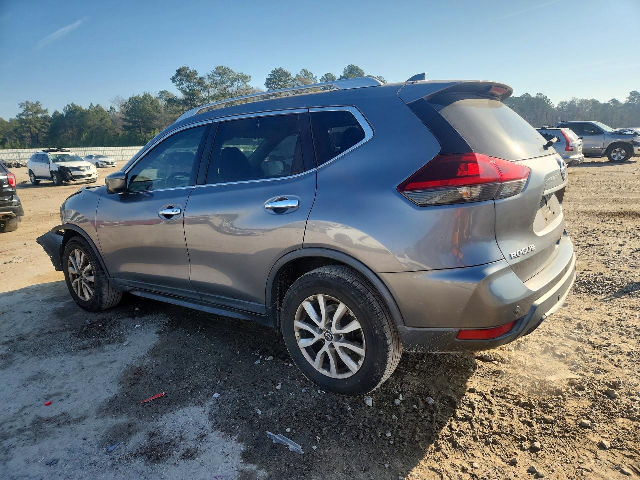 2019 NISSAN ROGUE S photo 4