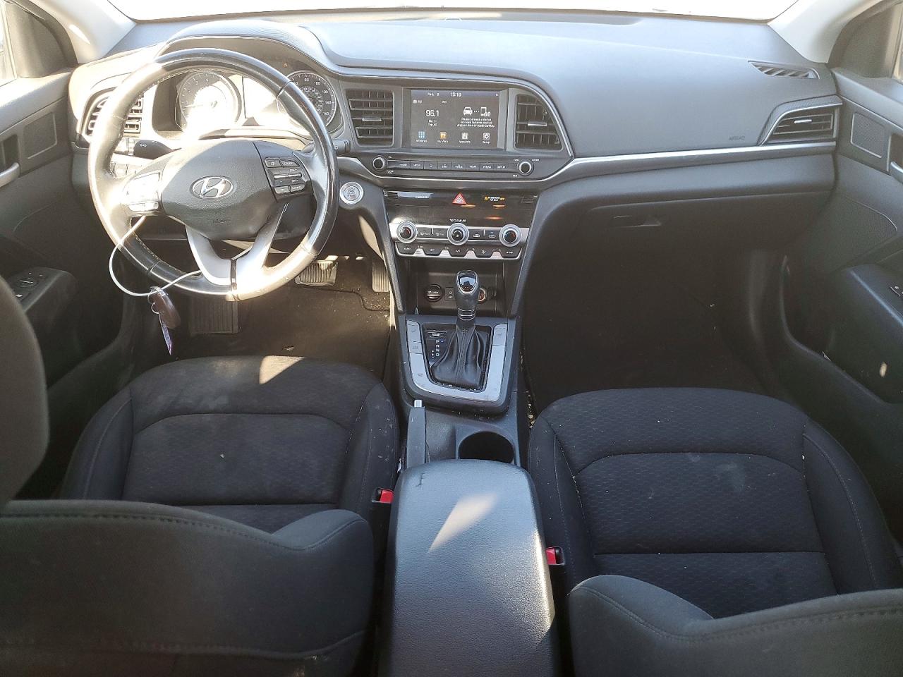 2019 HYUNDAI ELANTRA SEL photo 8