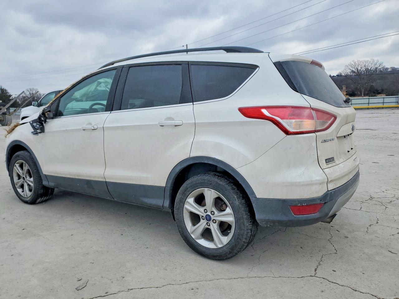 2016 FORD ESCAPE SE photo 2