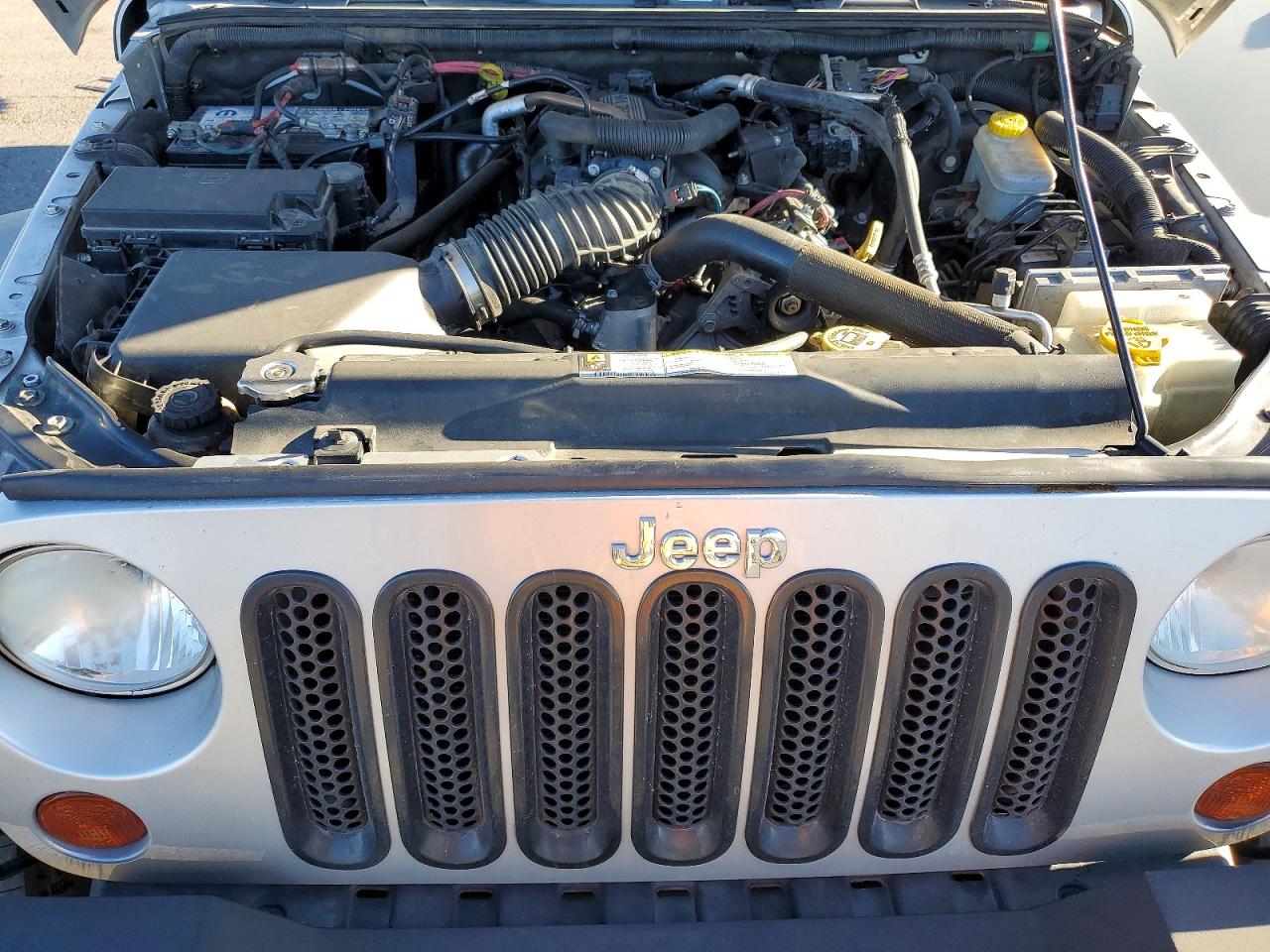2011 JEEP WRANGLER UNLIMITED SPORT photo 12